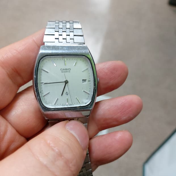 카시오 쿼츠 빈티지 남성 메탈 시계
