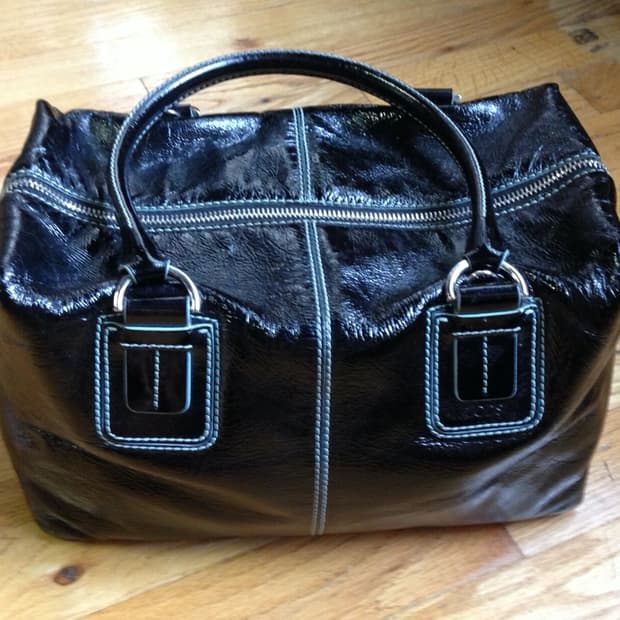 토즈 빈티지 레더 큐브 핸드백