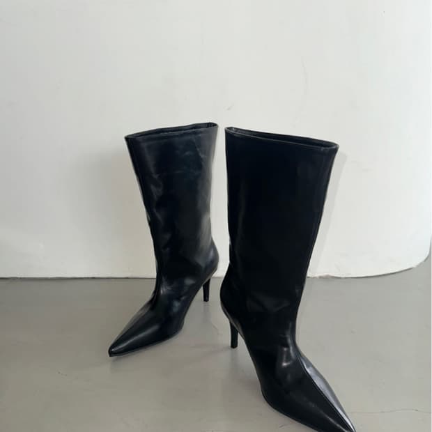 이너뮤트 overfit middle heel boots (Black)