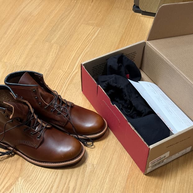 레드윙백맨 시가 9사이즈(270) 새제품