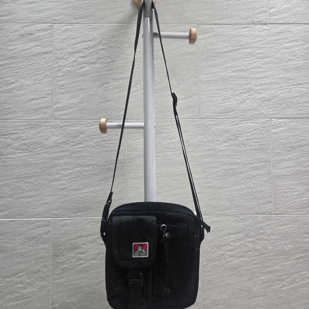 벤 데이비스 블랙 미니 크로스백