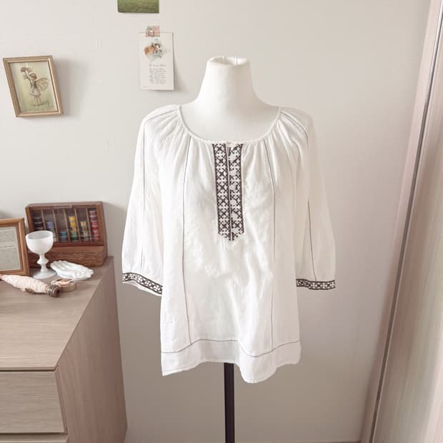 자수 블라우스