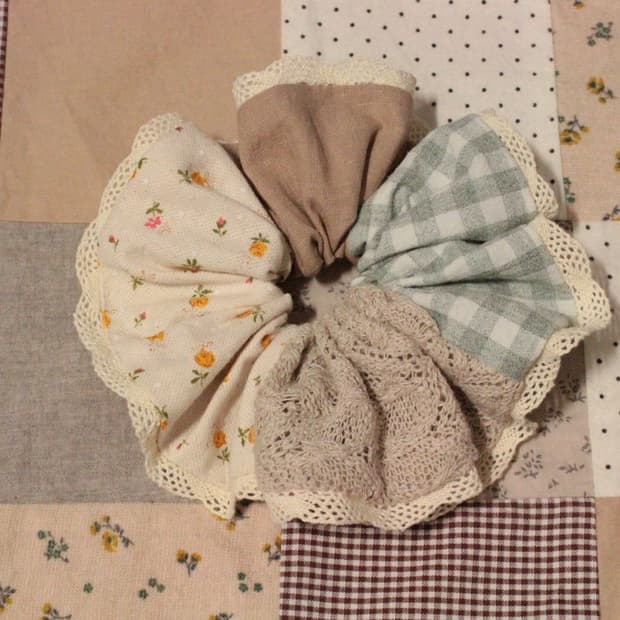 핸드메이드 패치워크 레이스 스크런치