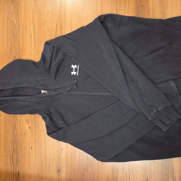 언더아머 후드집업