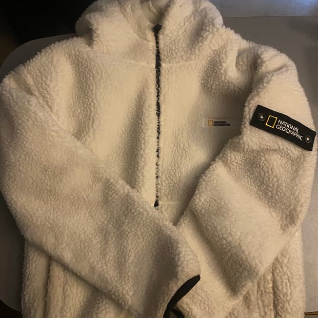 네셔널지오그래픽 흰색뽀글이 M