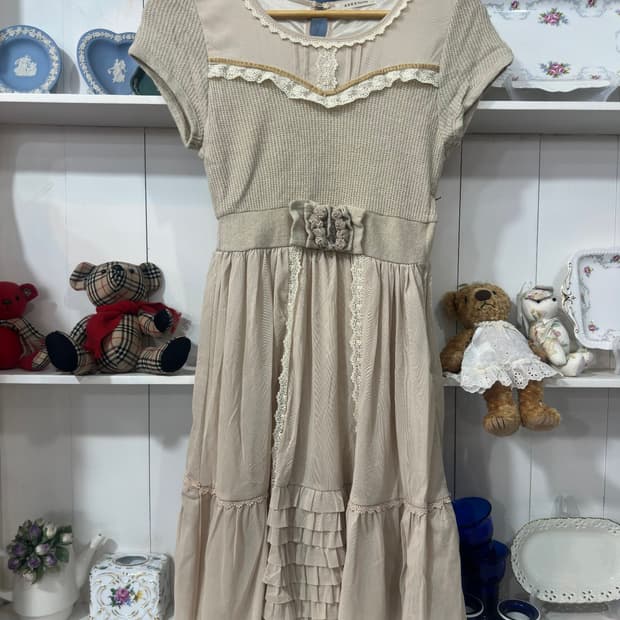 axes femme(엑시즈팜) 베이지 레이스 레이어드 니트 원피스
