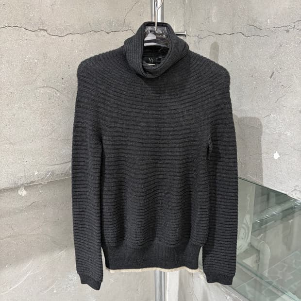Y’s Structurd Rib Turtleneck Knit