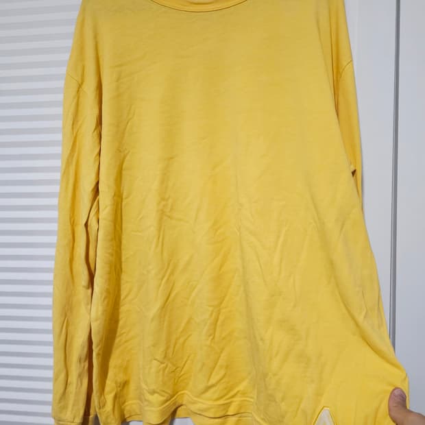 팔라스 노랑 롱슬리브