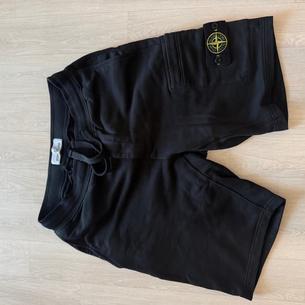 스톤아일랜드 스웨트쇼츠