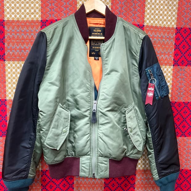 M 팔라디움 알파인더스트리 리버시블 MA-1