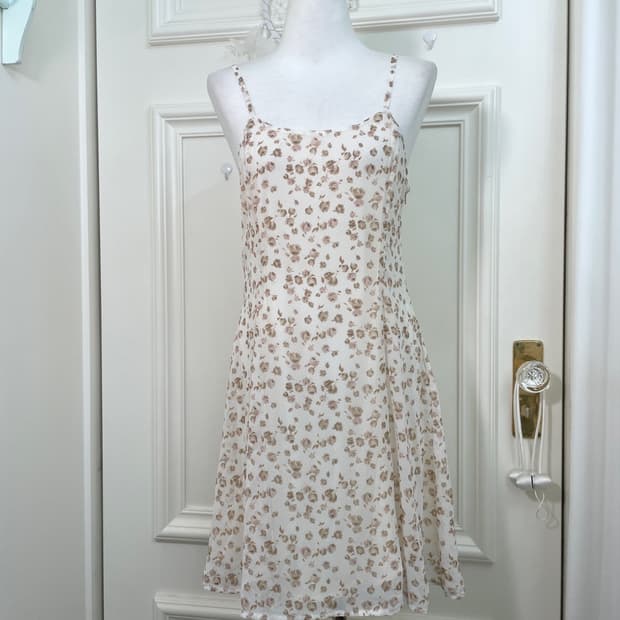 LEST ROSE ivory rose print feminine slee