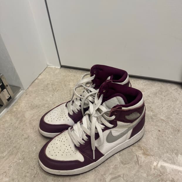 Jordan 1 Retro High OG GS ‘Bordeaux’