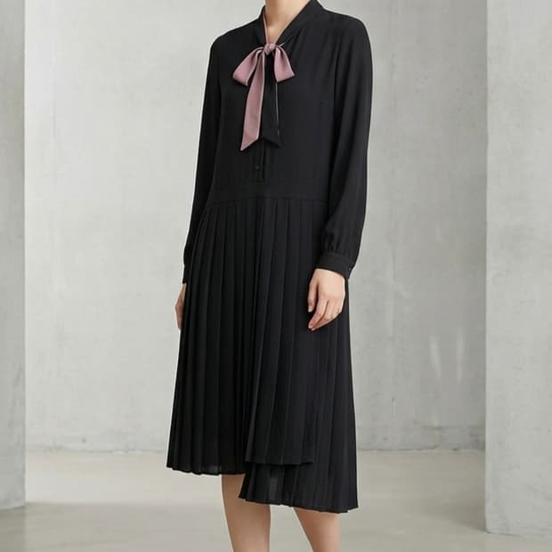 [55]미쏘 타이넥 플리츠 배색 원피스