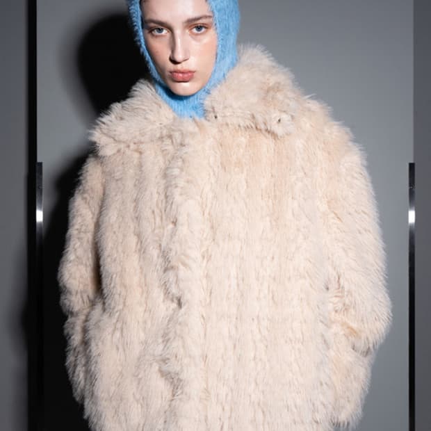 320쇼룸 에코 퍼 자켓 베이지