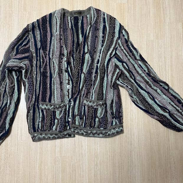 캐피탈 가우디 인타르시아 부클 가디건 3사이즈