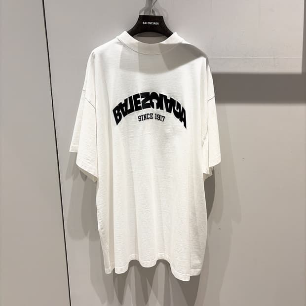 (정품/새상품) 발렌시아가 공용 화이트 백플립 로고 오버사이즈 티셔츠
