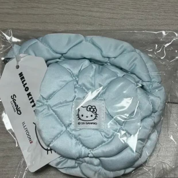 일리윤 헬로키티 퀼팅 미니 파우치 새상품