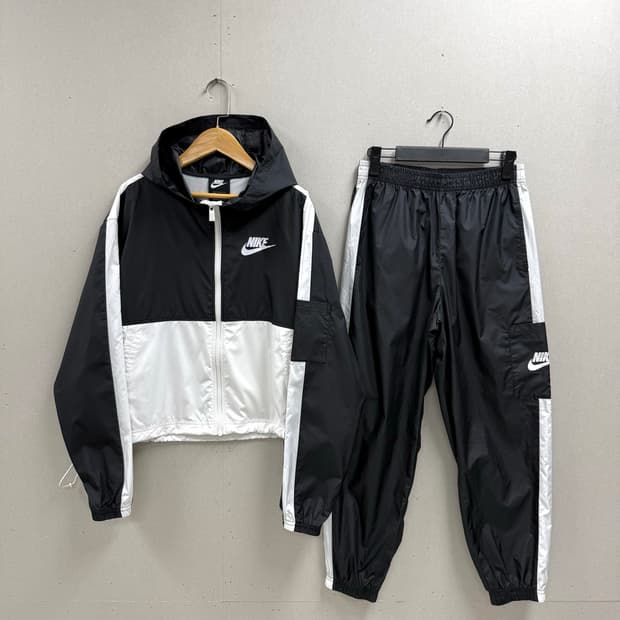 여성 S~M / 나이키 우븐 바람막이 + 우븐 조거팬츠 세트 블랙/화이트