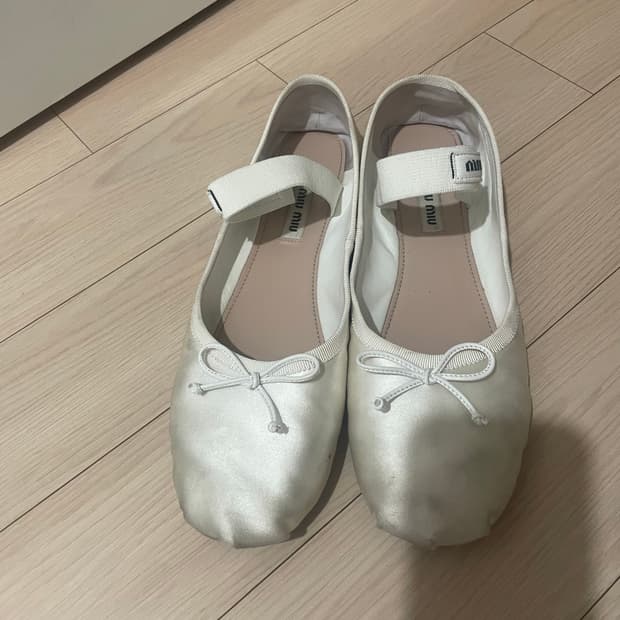 미우미우 플랫슈즈