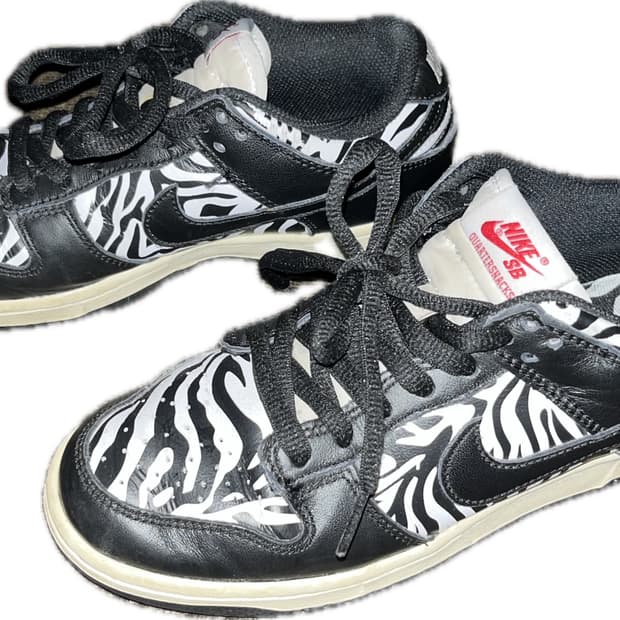 나이키 SB 쿼터스낵 덩크 로우 블랙 제브라 235