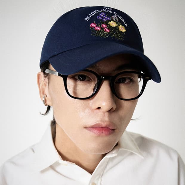 블랙샌즈 플라워 가든 자수 볼캡 네이비
