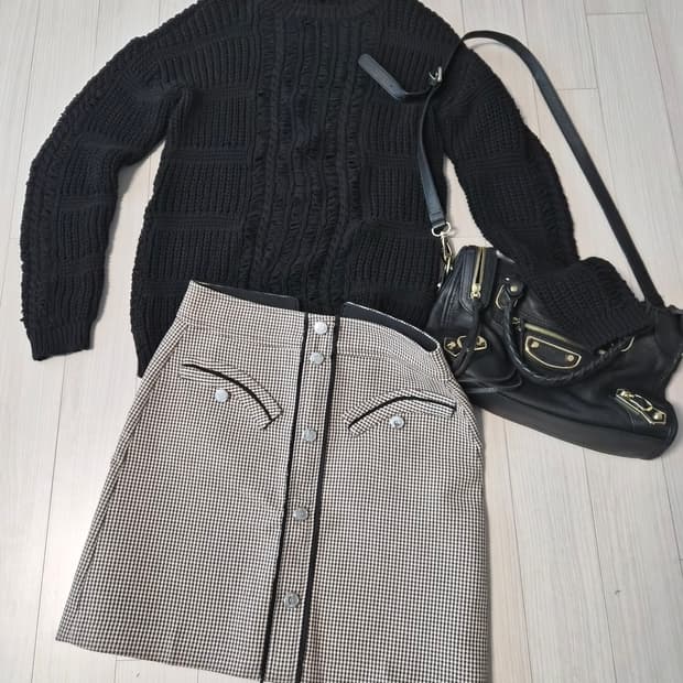 [Maje] 마쥬 정품 블랙 펀칭 꽈배기 니트 (사이즈 1)