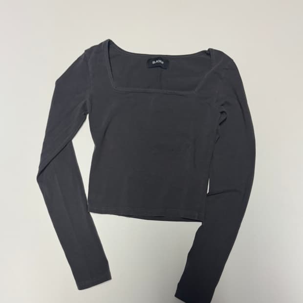 여성 블랙업 레빌리 스퀘어넥 긴팔 크롭 티셔츠 F 그레이