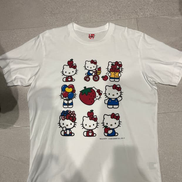 유니클로 산리오 키티 화이트 xl