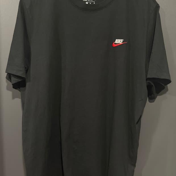 (XL) 나이키 퓨추라 로고 티셔츠 블랙