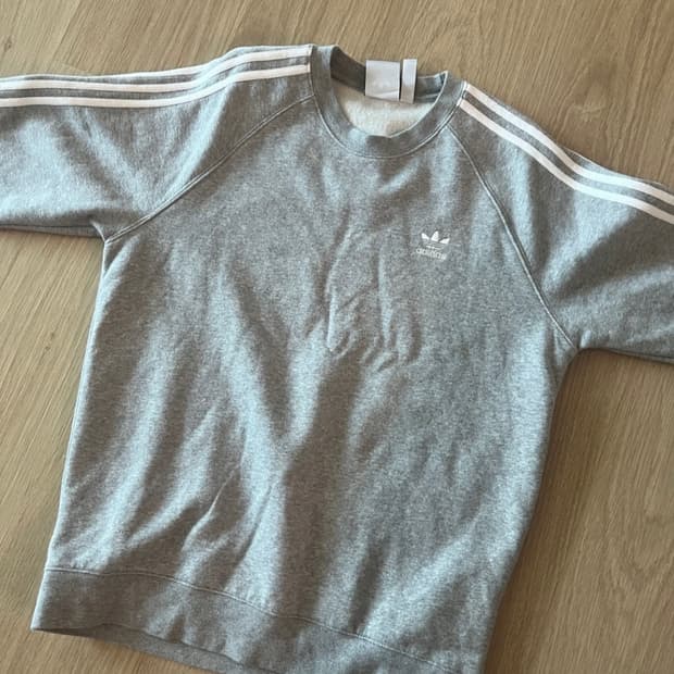 아디다스 그레이 맨투맨