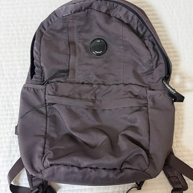 CP컴퍼니 나일론 B 렌즈 백팩