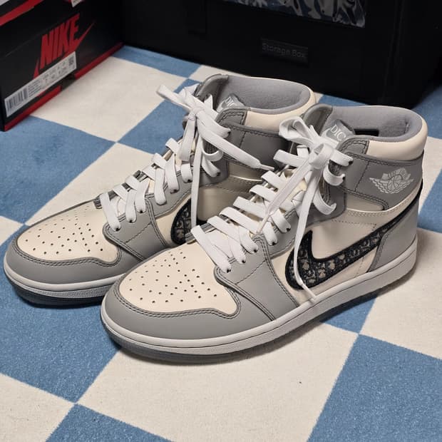 [40.5 / 255] 에어 조던 1 디올 하이