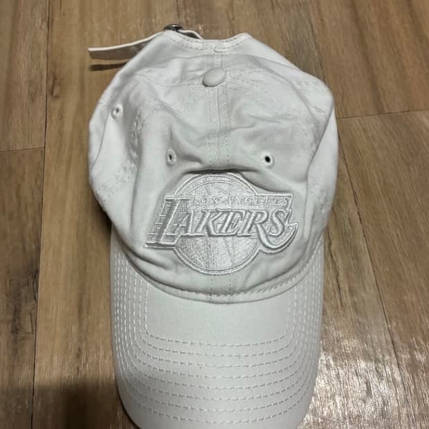 뉴에라 레이커스 화이트 볼캡 모자