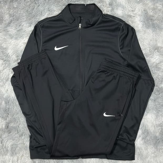 나이키 스우시 블랙 트랙세트 XL