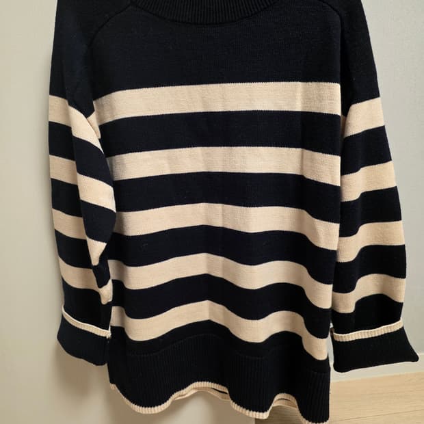 Cos 스트라이프니트xs