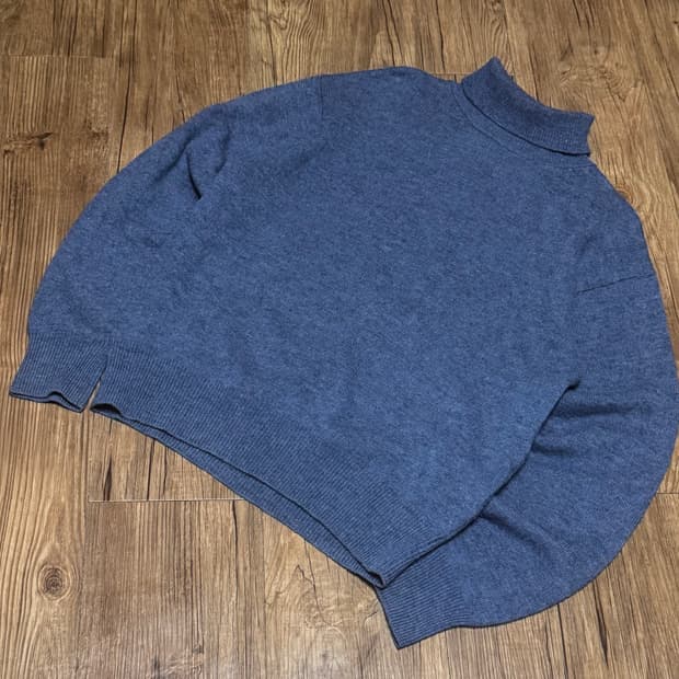 [L] 맥 호프 블루 목폴라 니트 스웨터