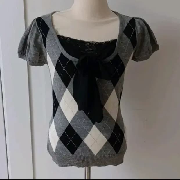 stc 아가일 블랙 그레이 리본 티