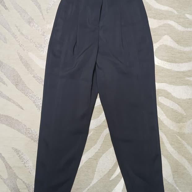 아모멘토 블랙 볼륨 실루엣 팬츠