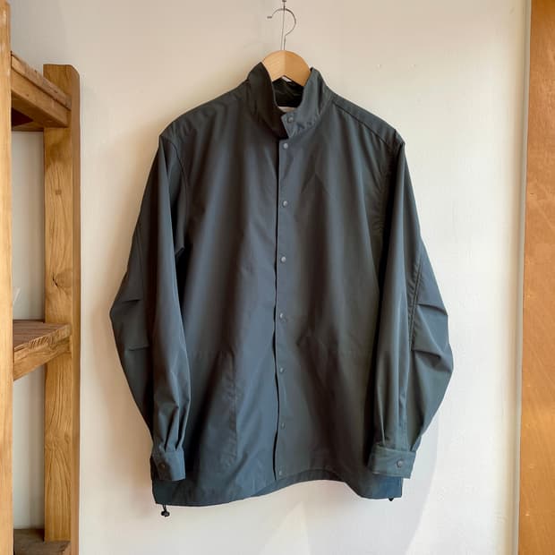 메뉴얼 알파벳 하이넥 코치자켓