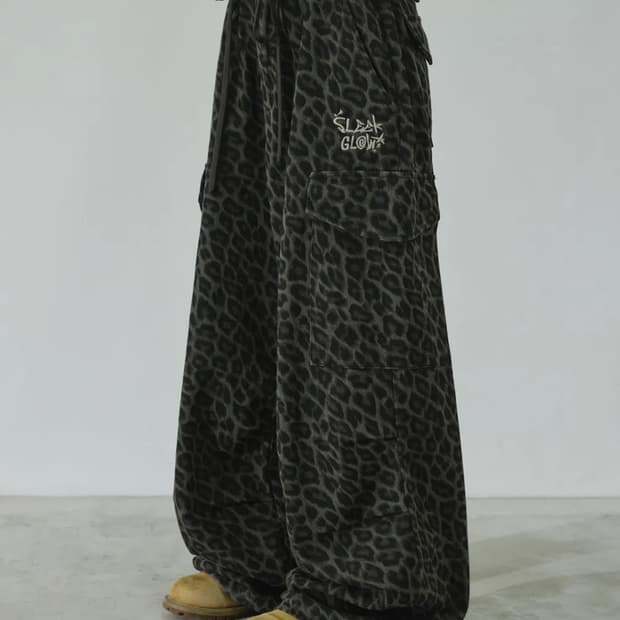 슬릭글로우 로고 와이드 다트 카고 팬츠 레오파드 S