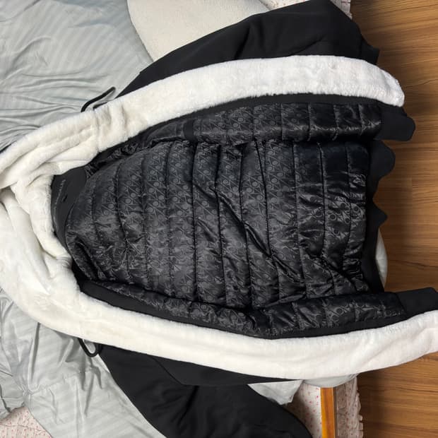 무스너클 버니스웨터