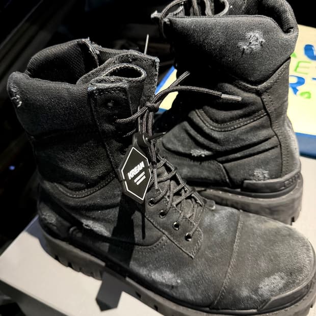 42) 발렌시아가 컴뱃 스트라이크 부츠 블랙