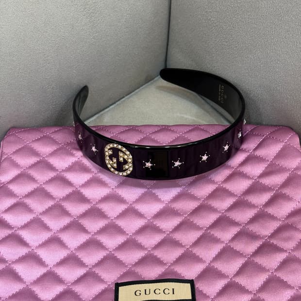 새상품급 구찌 인터로킹 크리스탈 헤어 밴드 머리띠