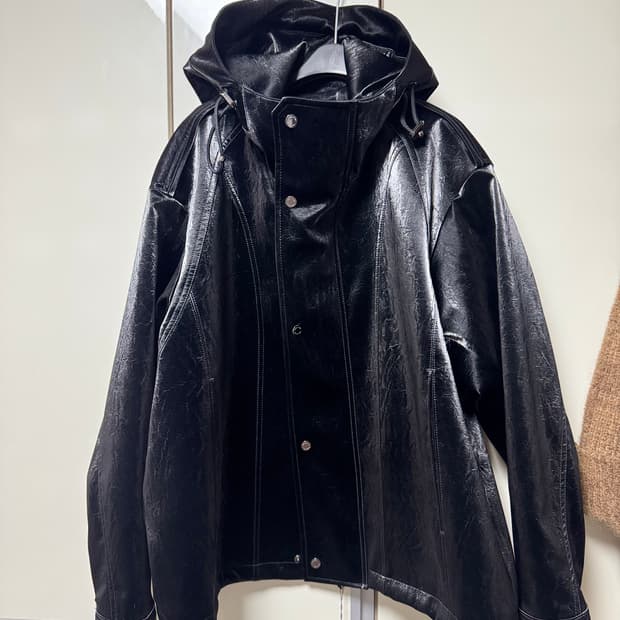 리버클래시 글로시 가죽후드자켓