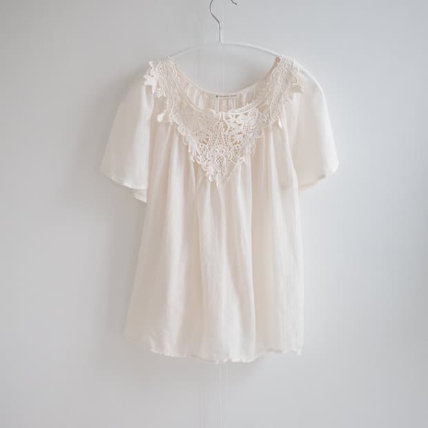 Romantic crochet-lace neckline blouse