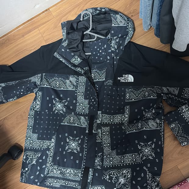 노스페이스 반다나 노벨티자켓 L