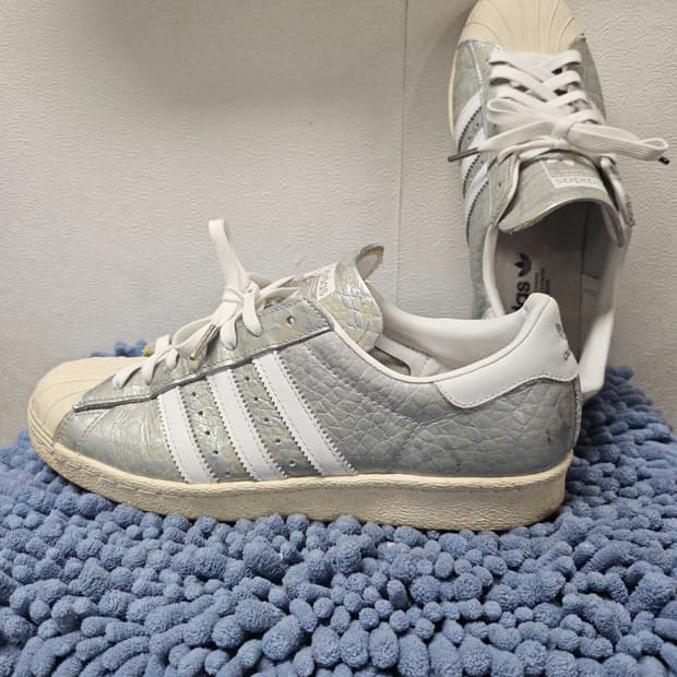 [260] 아디다스 슈퍼스타 80s 실버 화이트 뱀피