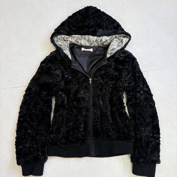 블랙 퍼 후드집업