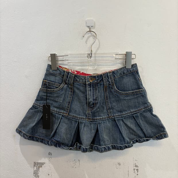 DAKS Pleated Denim Mini Skirt