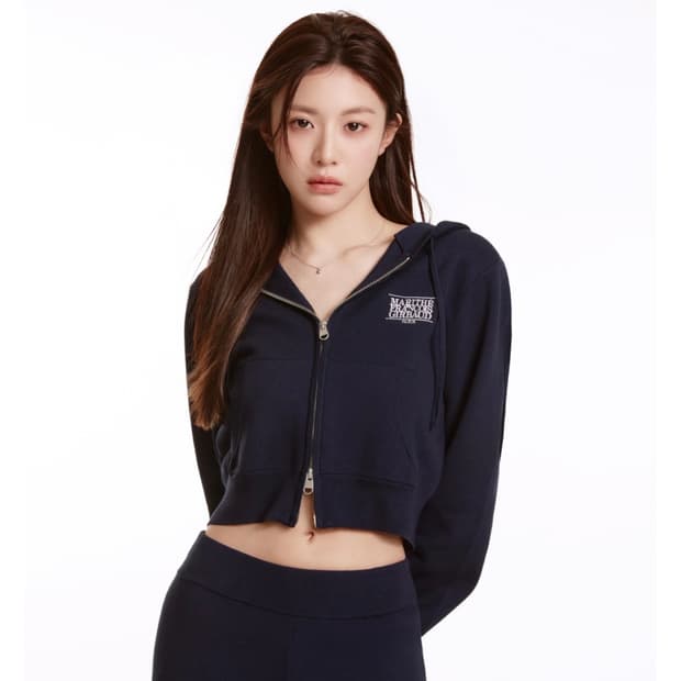 마리떼 W 클래식 로고 크롭 니트 후드집업 네이비
